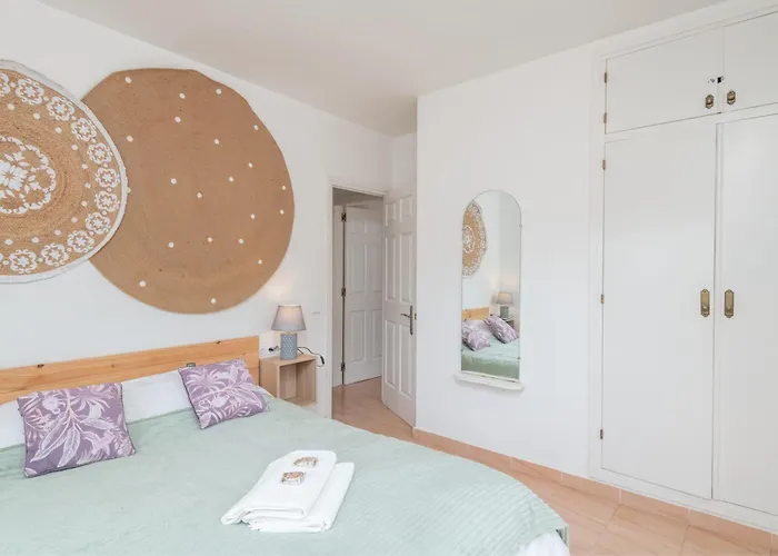 2 Homes, Pool And Beautiful Ocean View! Сasa de vacaciones Lloret de Mar