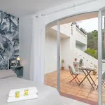 2 Homes, Pool And Beautiful Ocean View! *