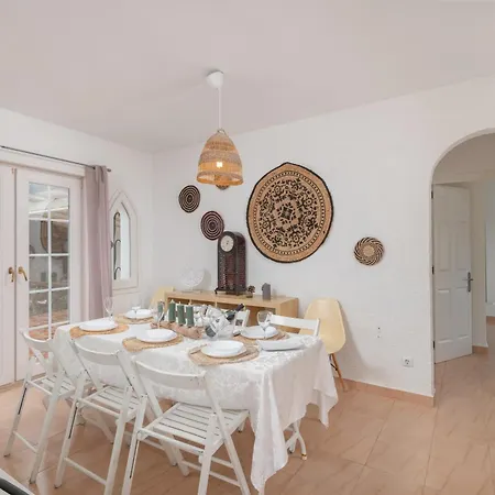 2 Homes, Pool And Beautiful Ocean View! Dom wakacyjny