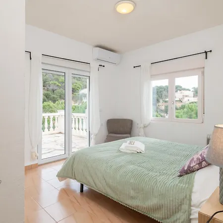 2 Homes, Pool And Beautiful Ocean View! * Lloret de Mar