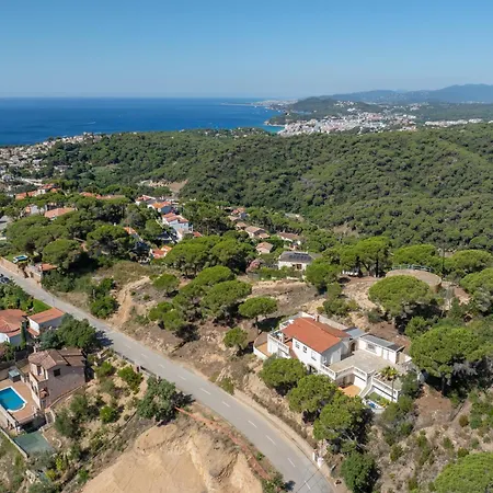2 Homes, Pool And Beautiful Ocean View! Semesterbostad