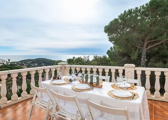2 Homes, Pool And Beautiful Ocean View! * Lloret de Mar