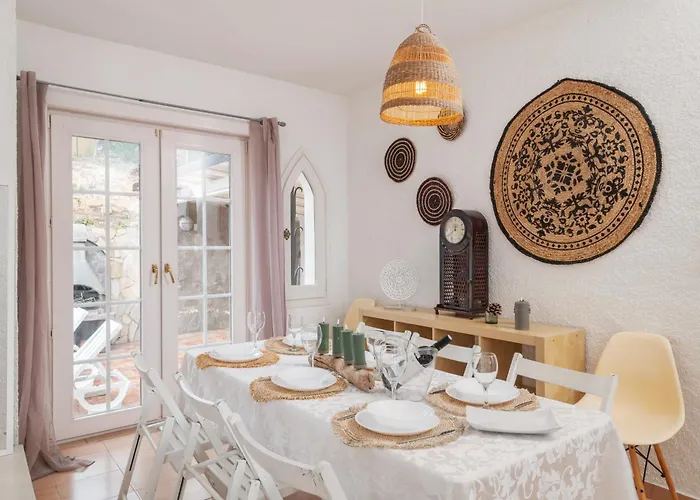 2 Homes, Pool And Beautiful Ocean View!