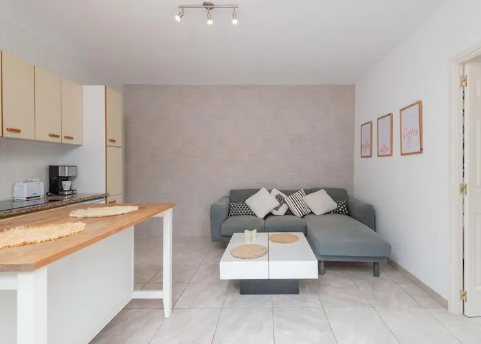 2 Homes, Pool And Beautiful Ocean View! Casa vacanze Lloret de Mar