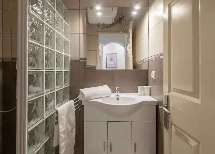 2 Homes, Pool And Beautiful Ocean View! *